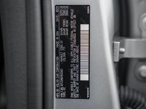 Certified 2022 Volvo S60 B5 Momentum w/ Premium Package image 36