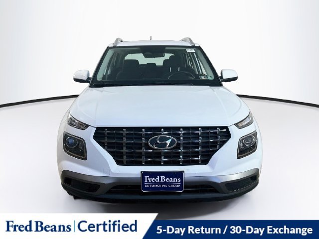 Used 2023 Hyundai Venue SEL FWD image 2