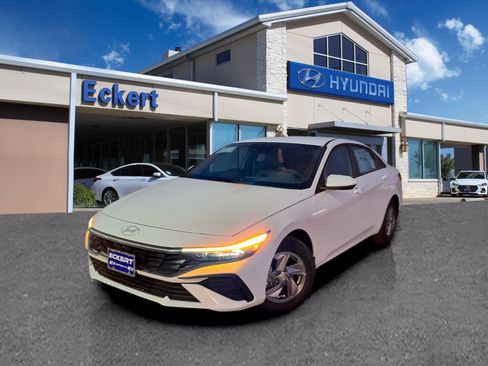 Certified 2026 Hyundai Elantra SE FWD image 1