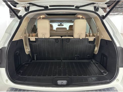 Used 2020 Nissan Pathfinder Platinum FWD image 15