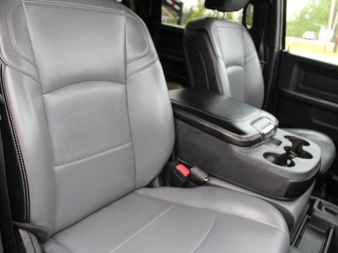 Used 2024 RAM 3500 Tradesman w/ Chrome Appearance Group AWD/4WD image 23