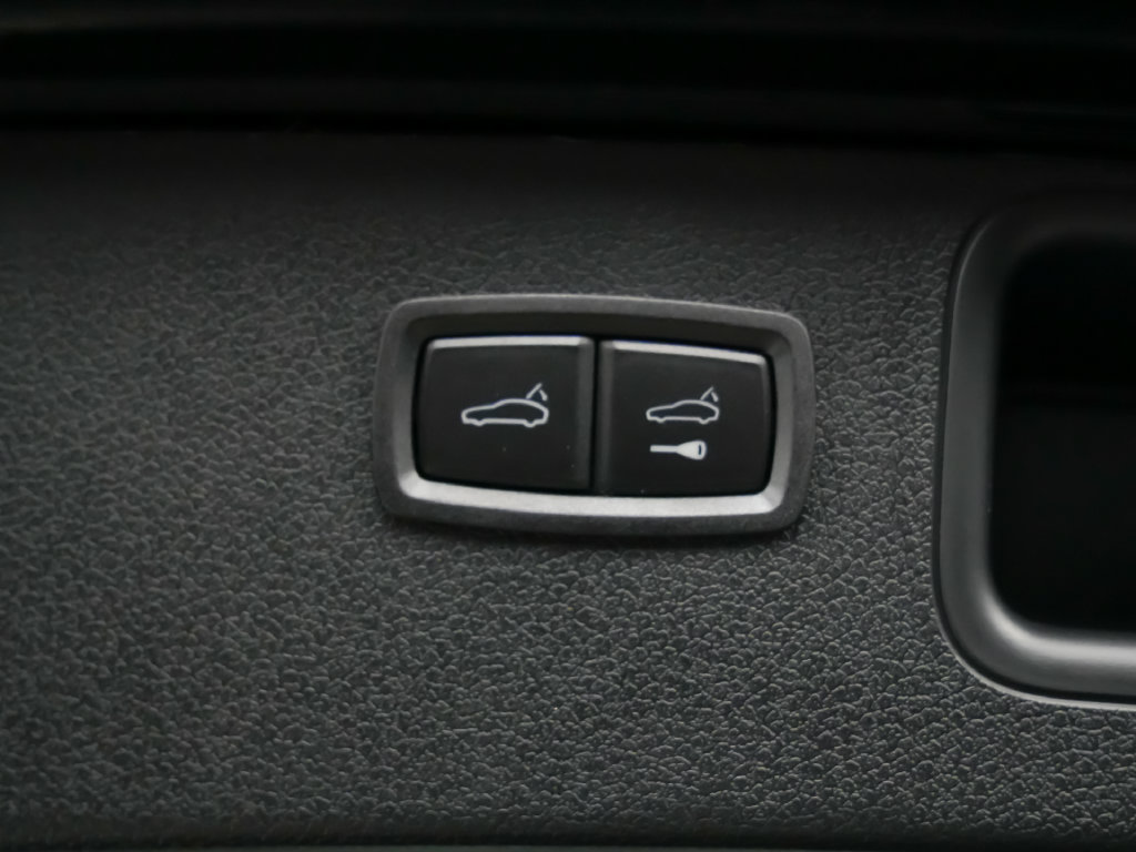 Used 2026 Porsche Macan AWD/4WD image 14
