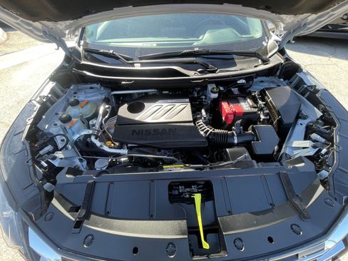 Used 2025 Nissan Rogue SV FWD image 29