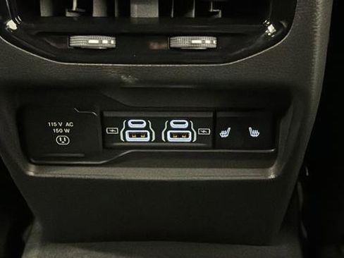 Used 2024 Jeep Grand Cherokee Limited w/ Black Appearance Package image 33