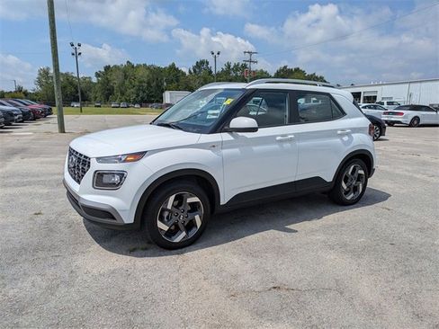 Used 2024 Hyundai Venue SEL image 7