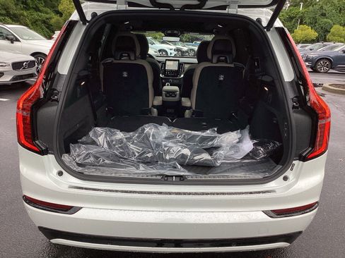 Used 2026 Volvo XC90 B6 Ultra w/ Lounge Package image 35