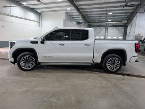 Used 2025 GMC Sierra 1500 Denali Ultimate AWD/4WD image 5