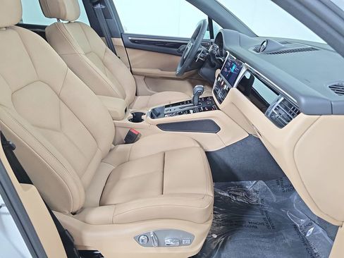 New 2026 Porsche Macan image 27