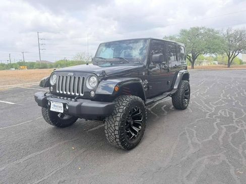 Used 2017 Jeep Wrangler Unlimited Sahara w/ Connectivity Group image 3