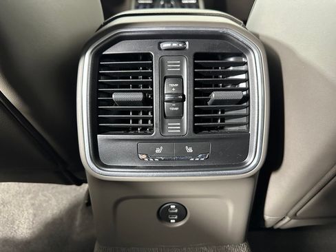 Certified 2026 Porsche Macan Turbo AWD/4WD image 40