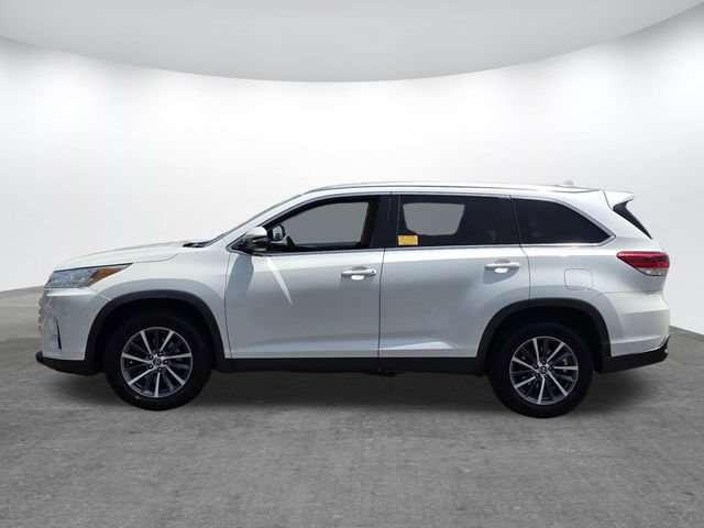 Used 2019 Toyota Highlander XLE FWD image 4