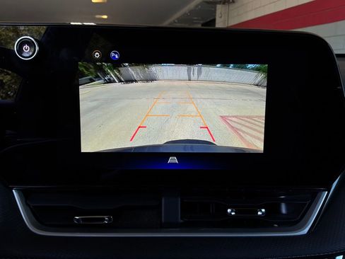 Used 2025 Chevrolet Equinox LT FWD image 28