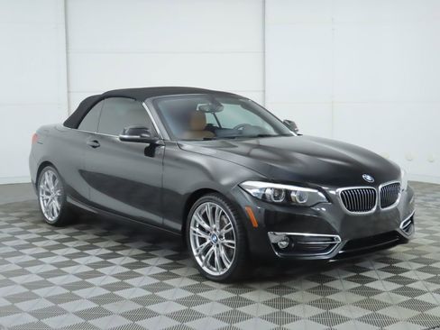 Used 2018 BMW 230i Convertible image 11