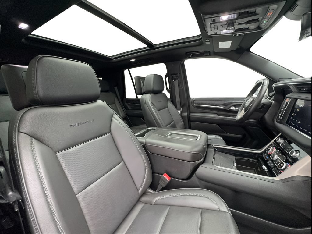 Used 2024 GMC Yukon Denali w/ Advanced Technology Package AWD/4WD image 35