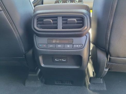 Used 2025 Honda Pilot EX-L image 23