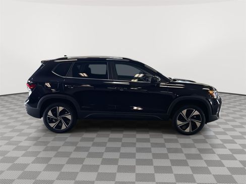 New 2026 Volkswagen Taos SE AWD/4WD image 4