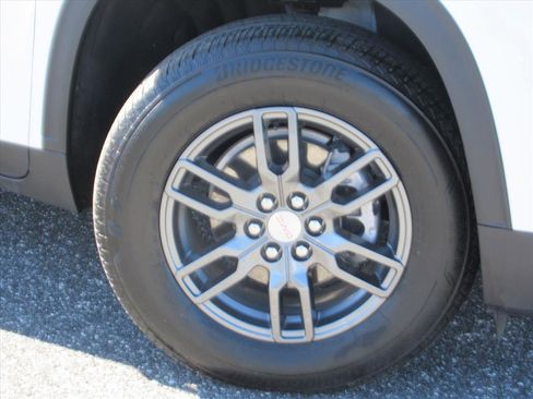 Used 2025 GMC Acadia Elevation image 7