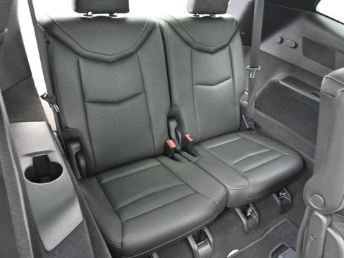 Used 2025 Cadillac XT6 Premium Luxury image 37