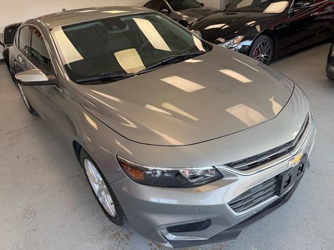Used 2018 Chevrolet Malibu LT w/ Driver Confidence Package FWD image 7
