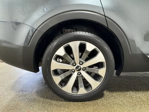 Used 2020 Kia Telluride S FWD image 8
