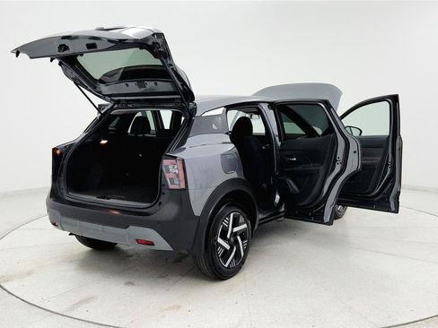 Used 2025 Nissan Kicks SV FWD image 30