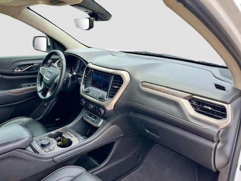 Used 2022 GMC Acadia Denali w/ Denali Ultimate Package FWD image 32