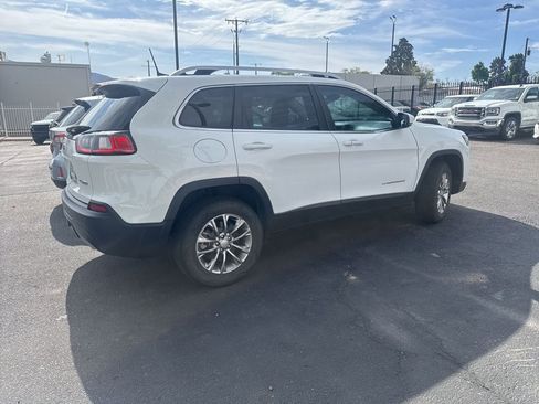 Used 2021 Jeep Cherokee Latitude Plus AWD/4WD image 5