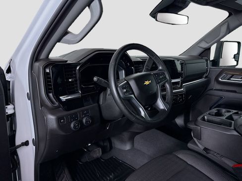 Used 2024 Chevrolet Silverado 2500 LT w/ Convenience Package AWD/4WD image 9