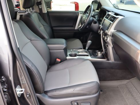 Used 2023 Toyota 4Runner SR5 Premium w/ Moonroof Package AWD/4WD image 40