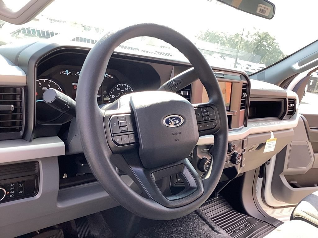 New 2026 Ford F350 XL w/ XL Off-Road Package AWD/4WD image 15