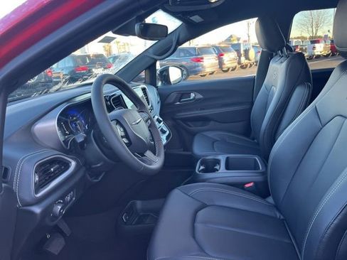 New 2026 Chrysler Pacifica Select w/ S Appearance Package image 7