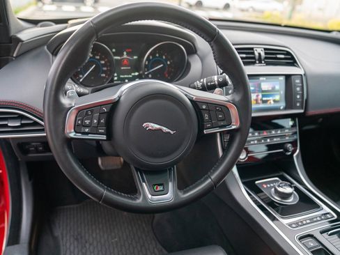 Used 2018 Jaguar XE S image 14