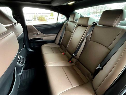 Used 2024 Lexus ES 350 w/ Premium Package image 19