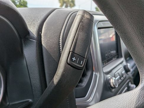 Used 2019 Chevrolet Silverado 1500 LT w/ Bed Protection Package RWD image 12