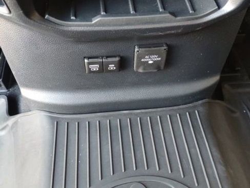 Used 2023 Toyota Tundra Limited image 19