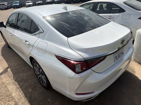 Used 2024 Lexus ES 350 FWD image 4