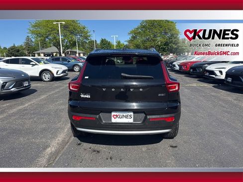 Used 2025 Volvo XC40 B5 Core AWD/4WD image 8