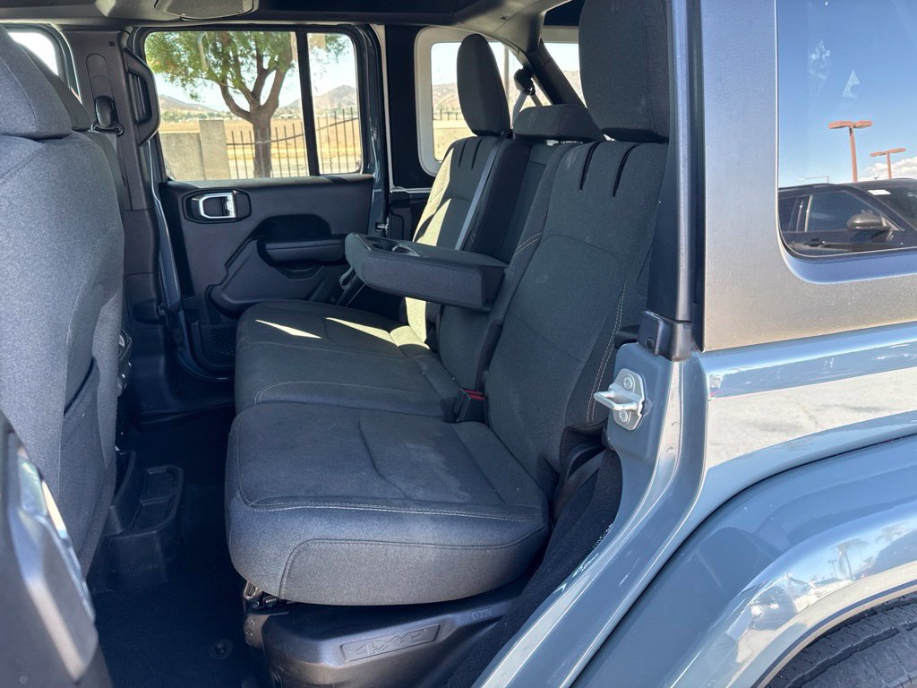 Used 2024 Jeep Wrangler Unlimited AWD/4WD image 21