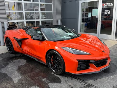 Used 2025 Chevrolet Corvette Z06 w/ Battery Protection Package RWD image 12