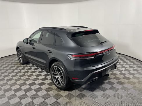 Used 2025 Porsche Macan image 2