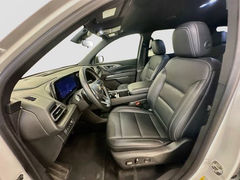 Used 2025 Chevrolet Traverse LT AWD/4WD image 13