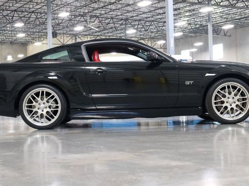 Used 2005 Ford Mustang GT RWD image 20