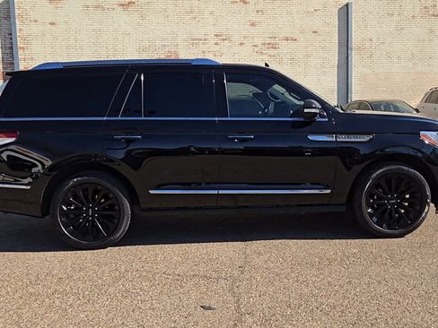 Used 2023 Lincoln Navigator Reserve image 9