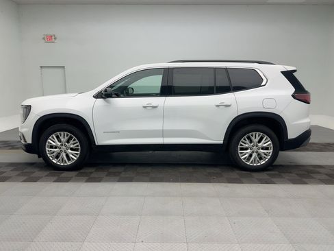 Used 2025 GMC Acadia Elevation w/ Elevation Premium Package image 2