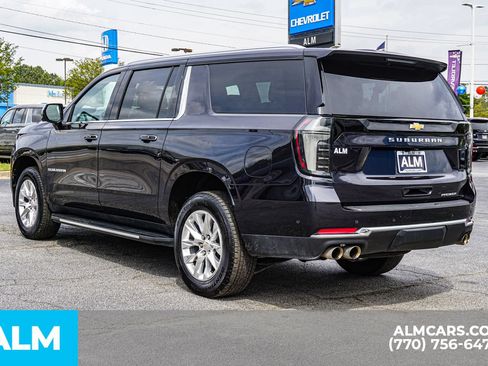 Used 2025 Chevrolet Suburban Premier AWD/4WD image 7
