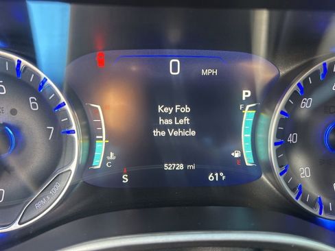 Used 2024 Chrysler Pacifica Touring-L image 46