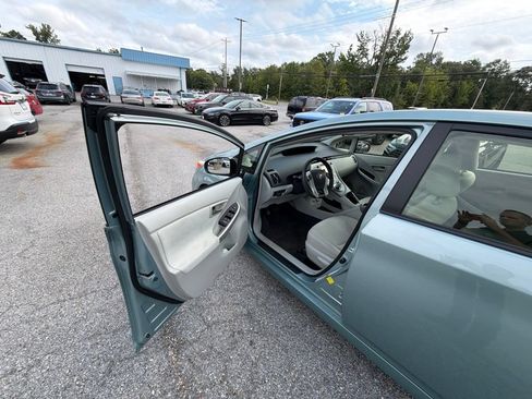 Used 2015 Toyota Prius Three FWD image 13