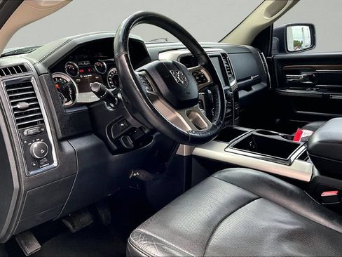 Used 2015 RAM 1500 Laramie w/ Convenience Group AWD/4WD image 18