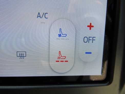 Used 2024 Ford Edge Titanium w/ Titanium Elite Package image 22