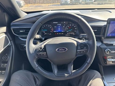 Used 2020 Ford Explorer XLT w/ Equipment Group 202A image 15